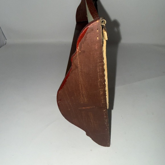 Vintage Ganz Distressed Wood Red Metal Apple Shelf w 3 Hanging Pegs Wire Mesh - Picture 7 of 14